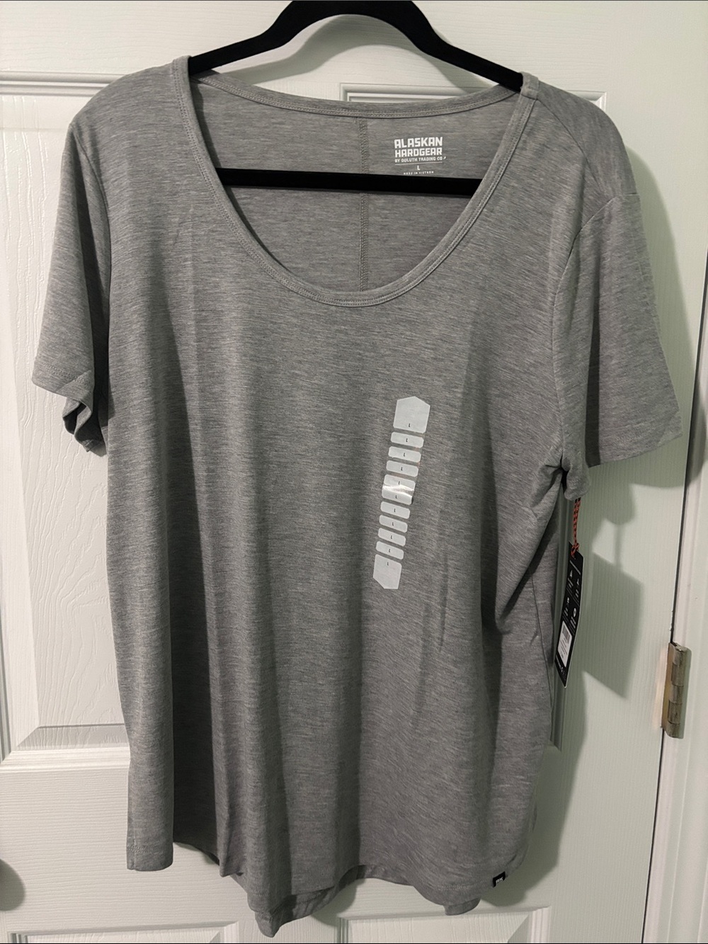 Duluth Trading Co Gray Scoop Neck Short Sleeve Tee